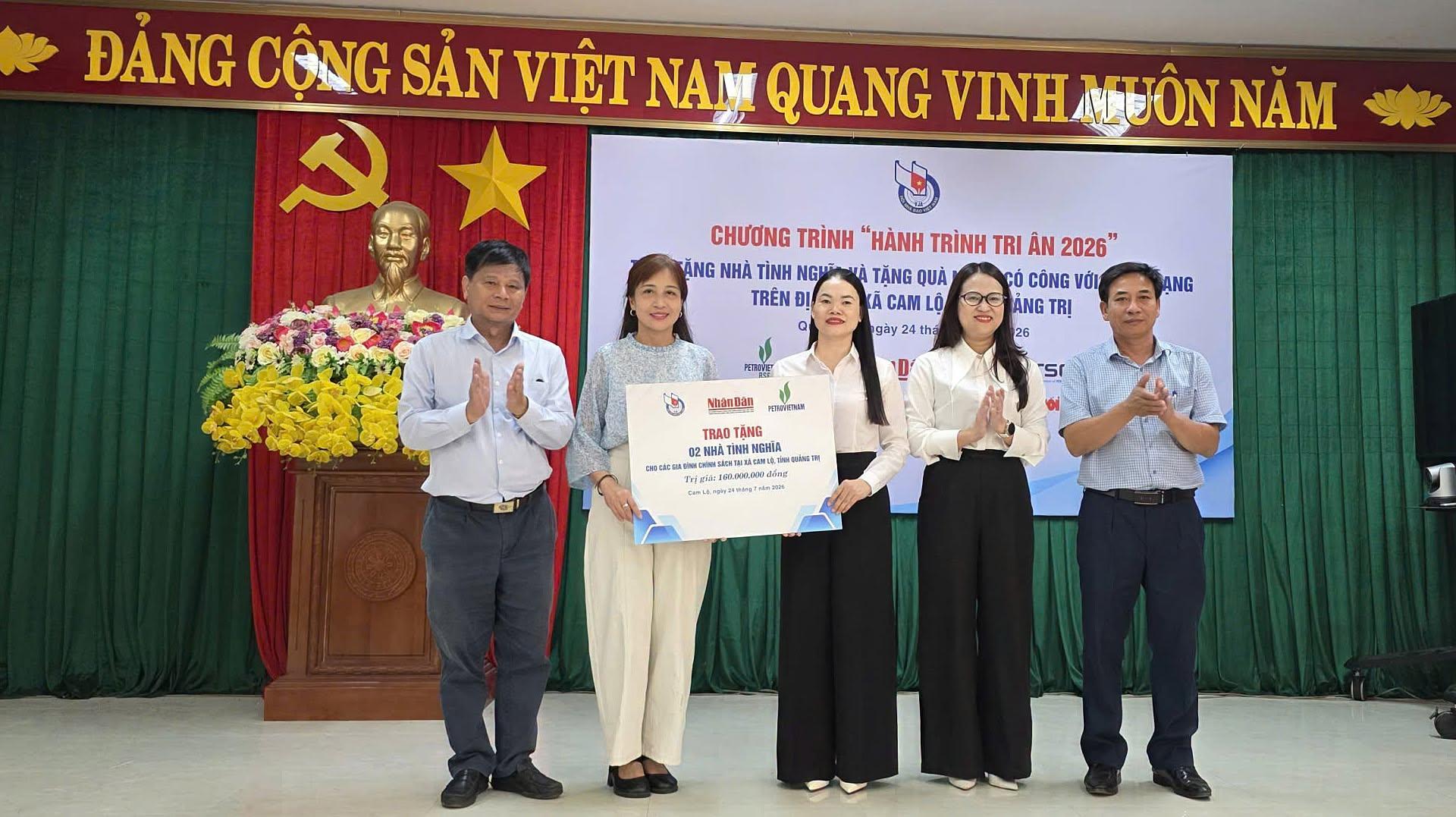 Hội Nhà báo Việt Nam tổ chức chương trình “Hành trình tri ân” tại Cam Lộ