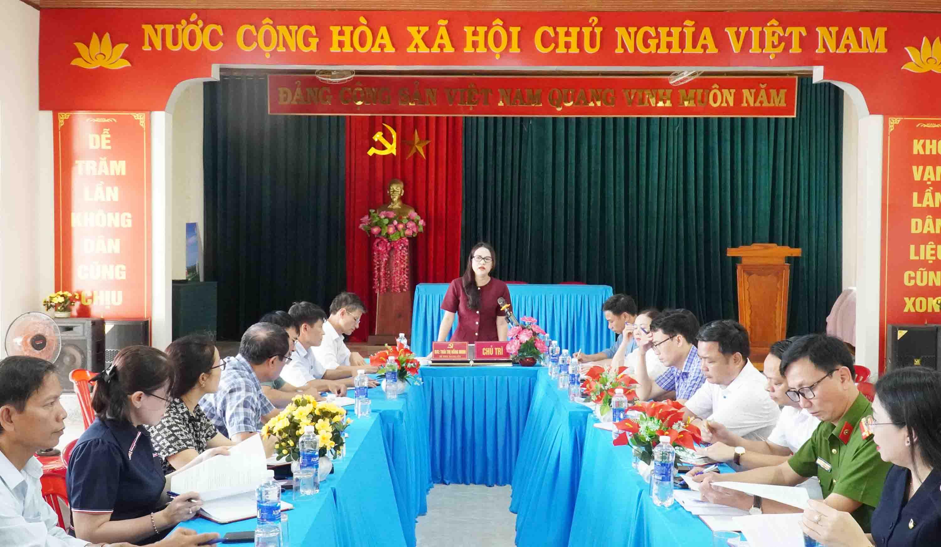 Bí thư Đảng ủy xã Cam Lộ làm việc với các thôn sau sáp nhập