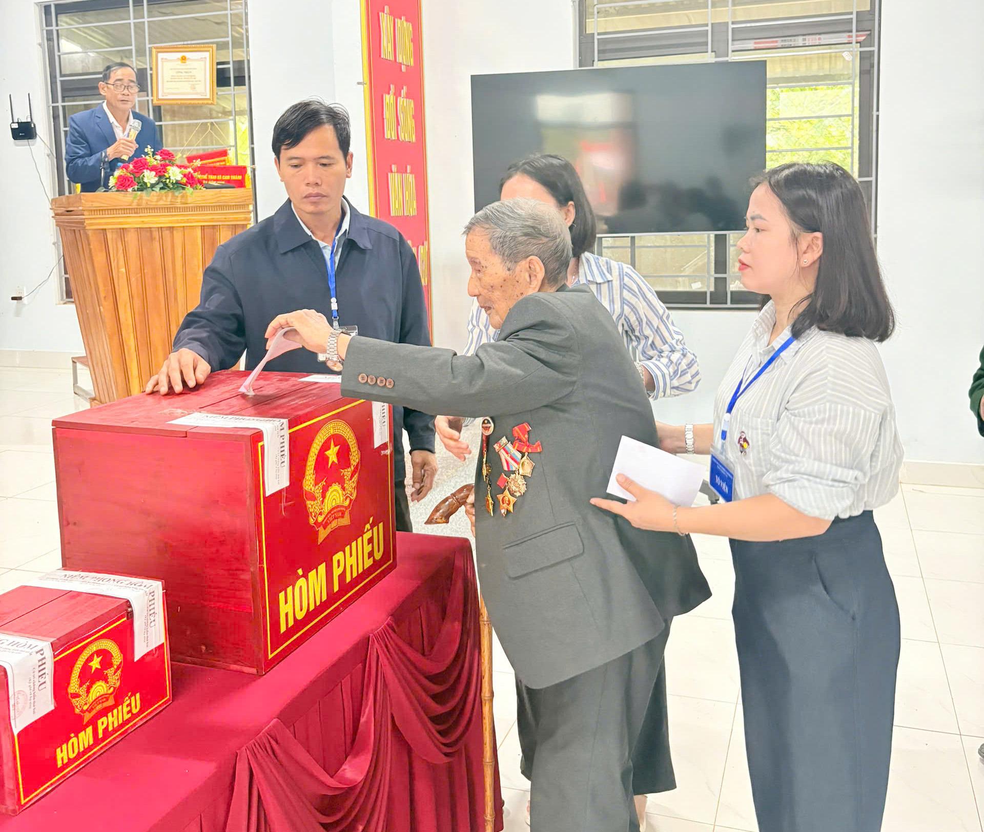 Xã Cam Lộ 100% cử tri hoàn thành bỏ phiếu bầu cử đại biểu Quốc hội và HĐND các cấp nhiệm kỳ 2026...