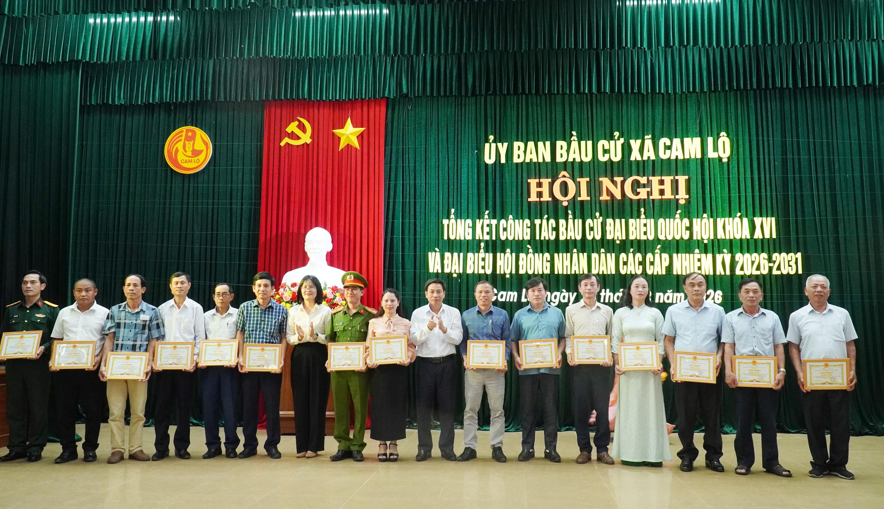 Ủy ban bầu cử xã Cam Lộ tổng kết công tác bầu cử