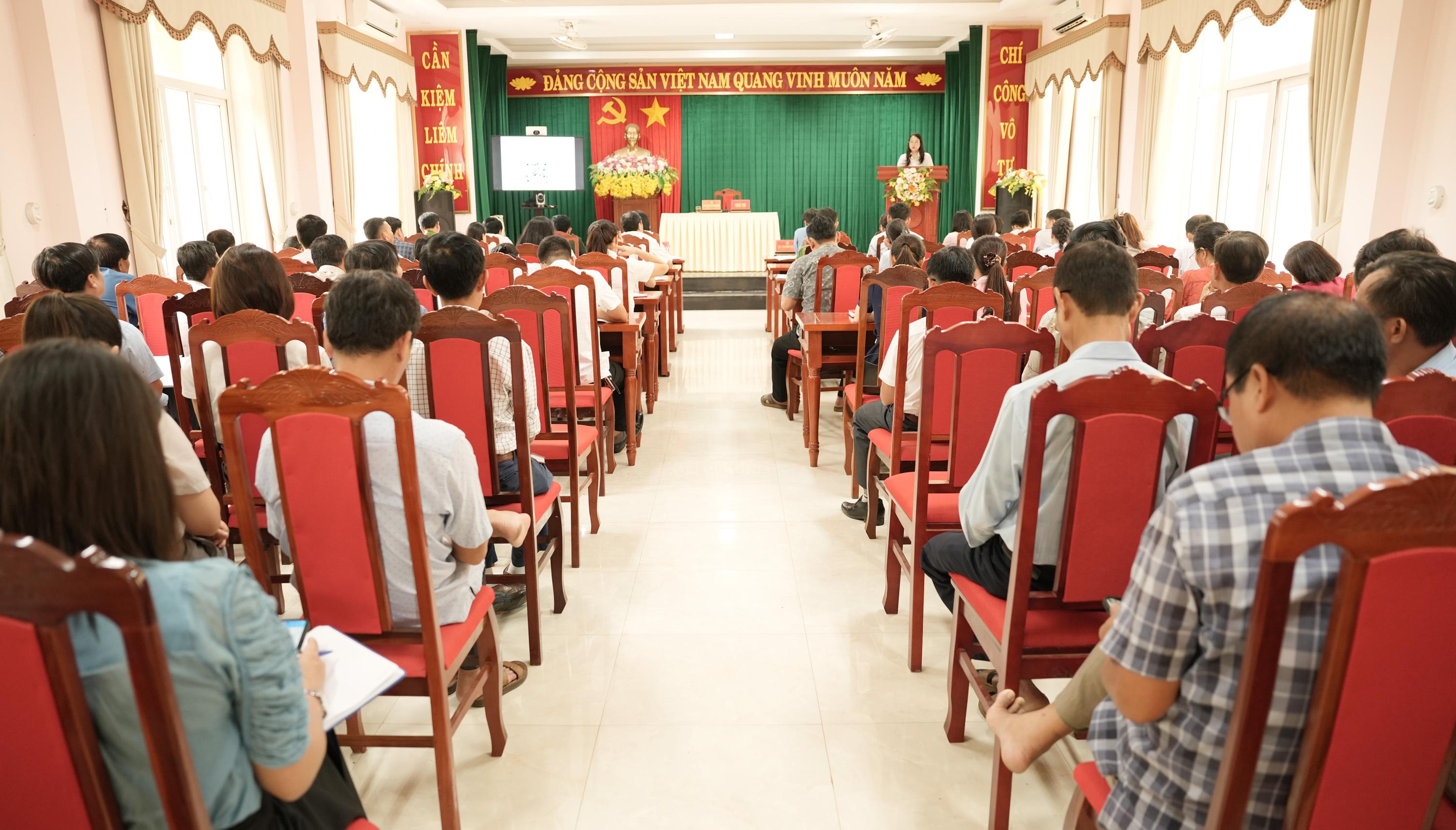 Phiên họp mở rộng Ban Chỉ đạo phát triển khoa học, công nghệ, đổi mới sáng tạo và chuyển đổi số xã Cam...