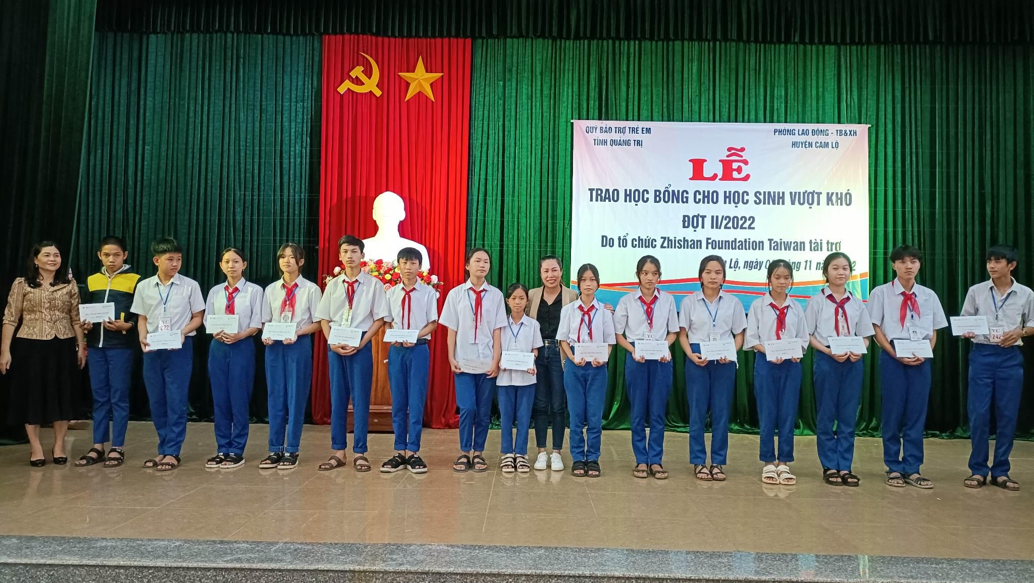 Hơn 4.500 lượt học sinh được nhận học bổng Zhishan Foundation