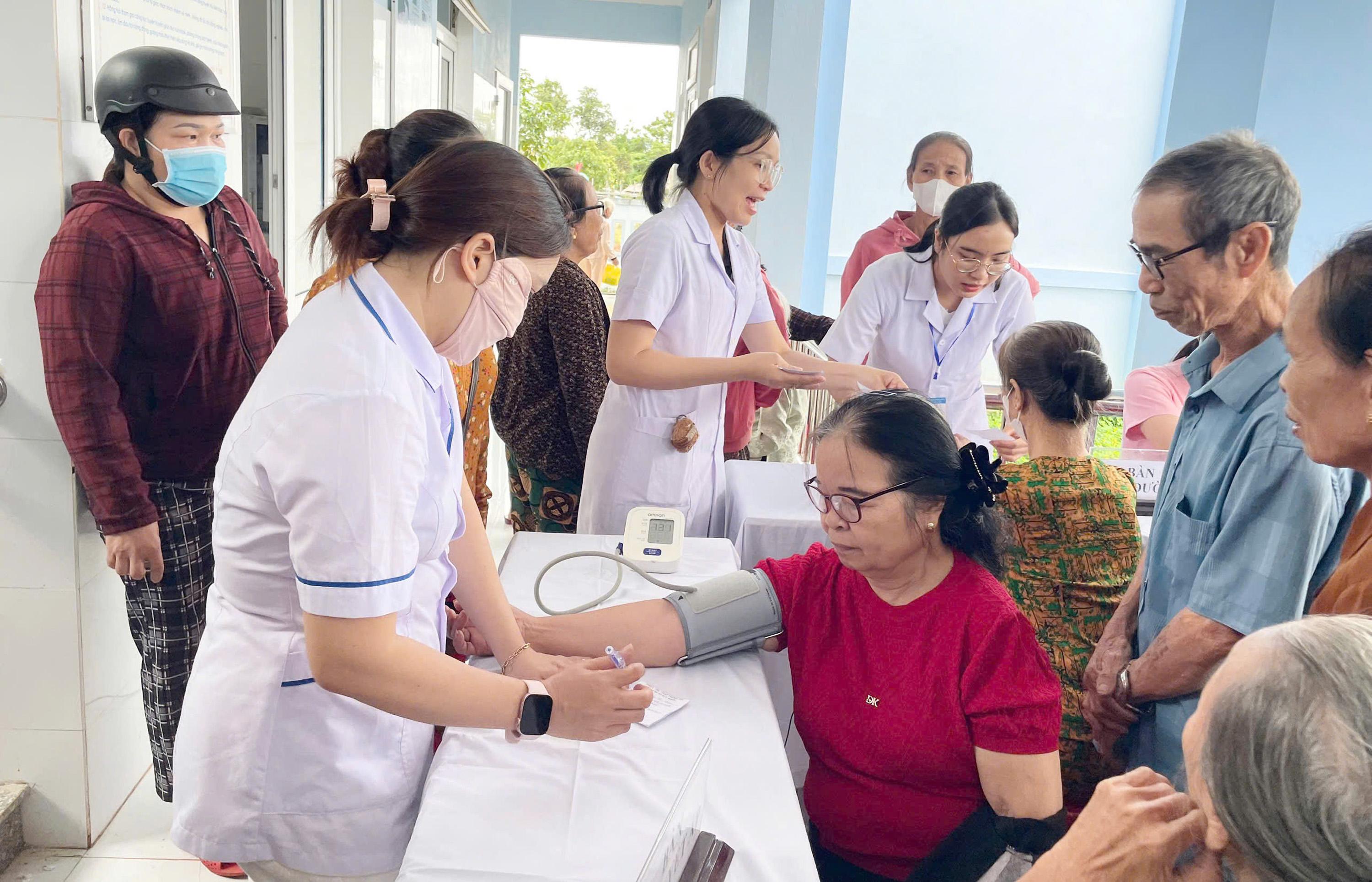 Trạm Y tế xã Cam Lộ tổ chức khám sàng lọc sức khỏe miễn phí đợt I năm 2026