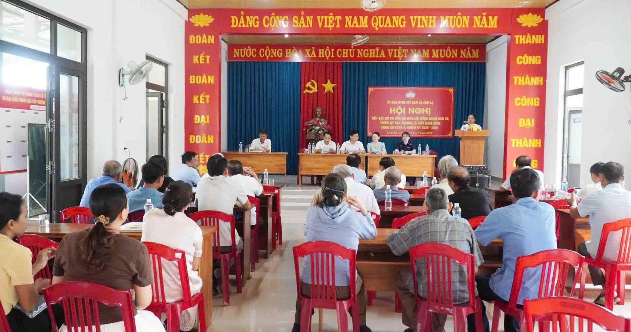Tổ đại biểu số 1 HĐND xã Cam Lộ tiếp xúc cử tri