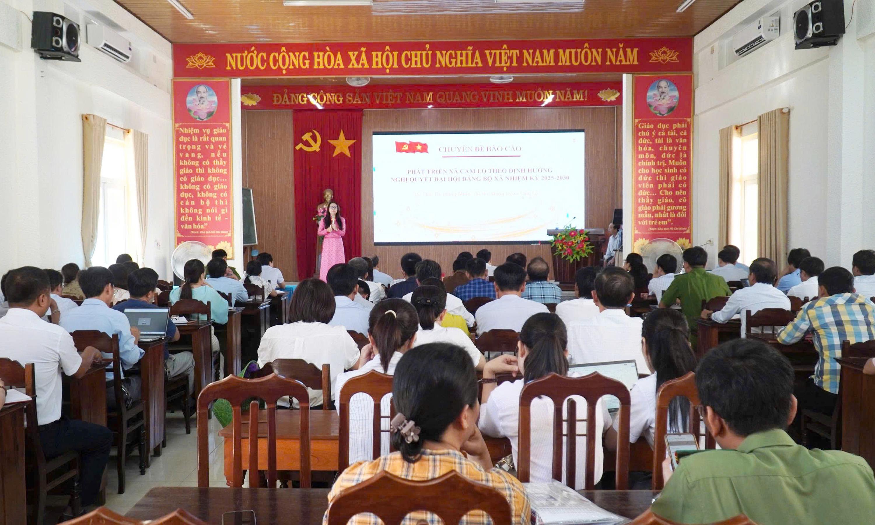 Khai giảng lớp bồi dưỡng nghiệp vụ công tác xây dựng Đảng năm 2026