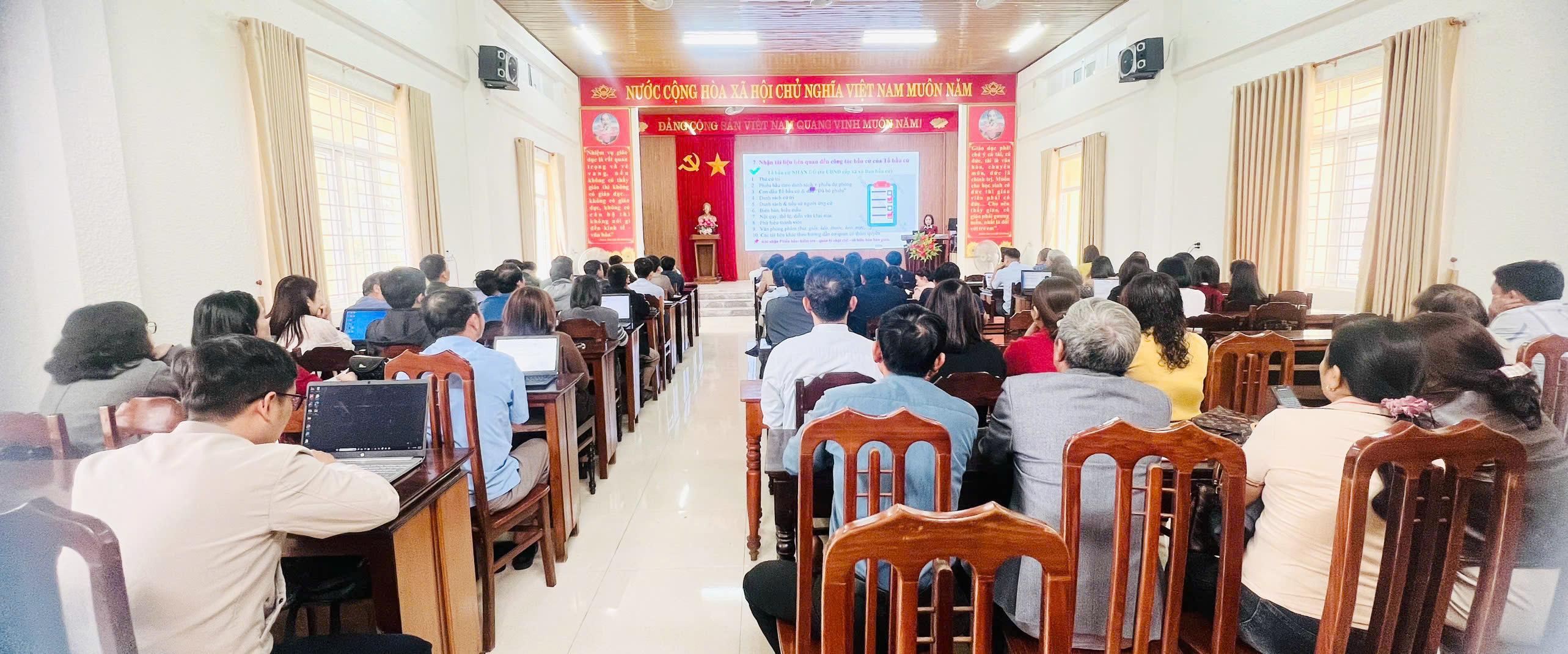 Tập huấn nghiệp vụ bầu cử Đại biểu Quốc hội Khóa XVI và Đại biểu hội đồng nhân dân các cấp nhiệm kỳ 2026-2031