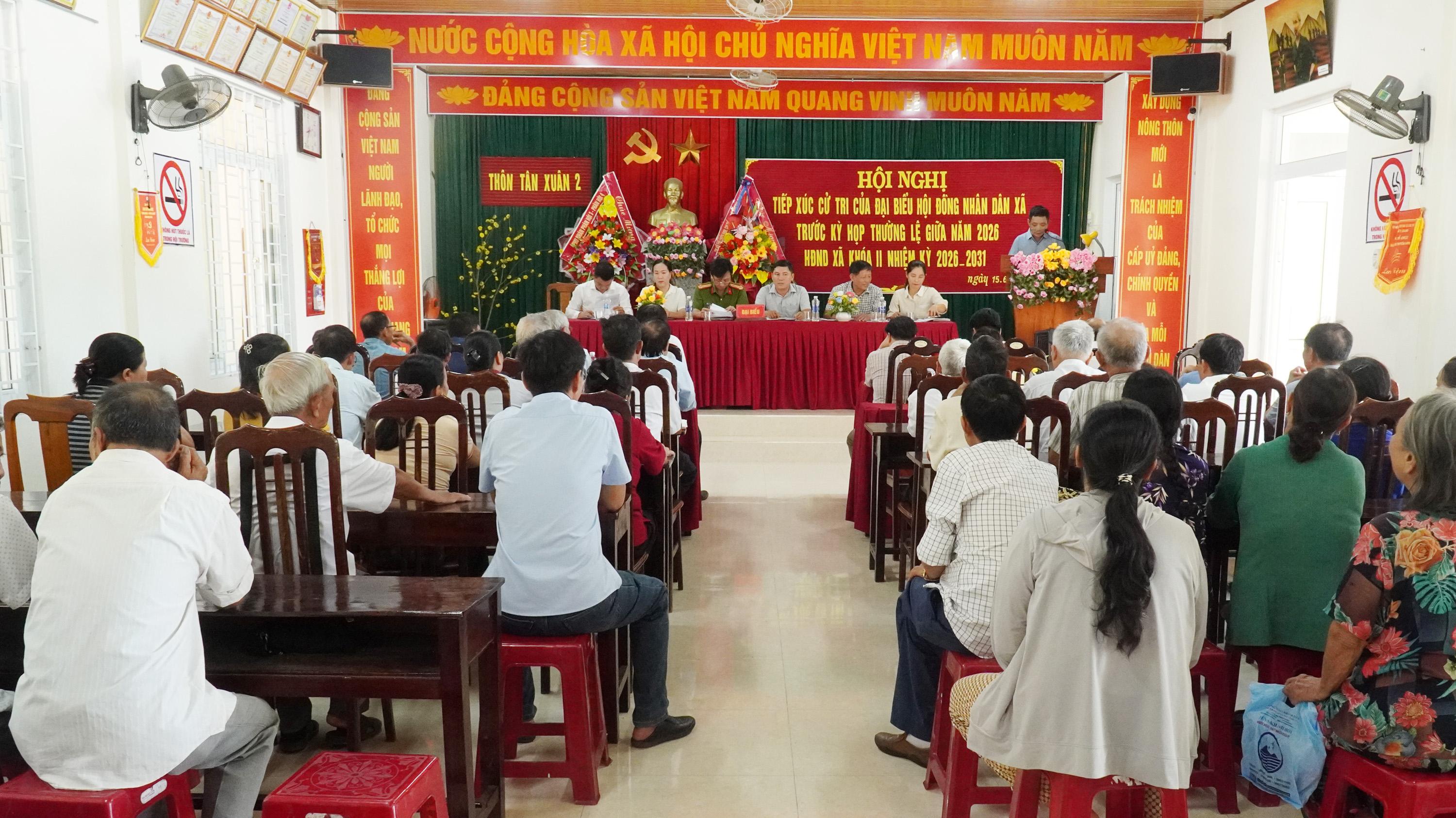 Đại biểu HĐND xã Cam Lộ tiếp xúc cử tri trước kỳ họp thường lệ giữa năm 2026