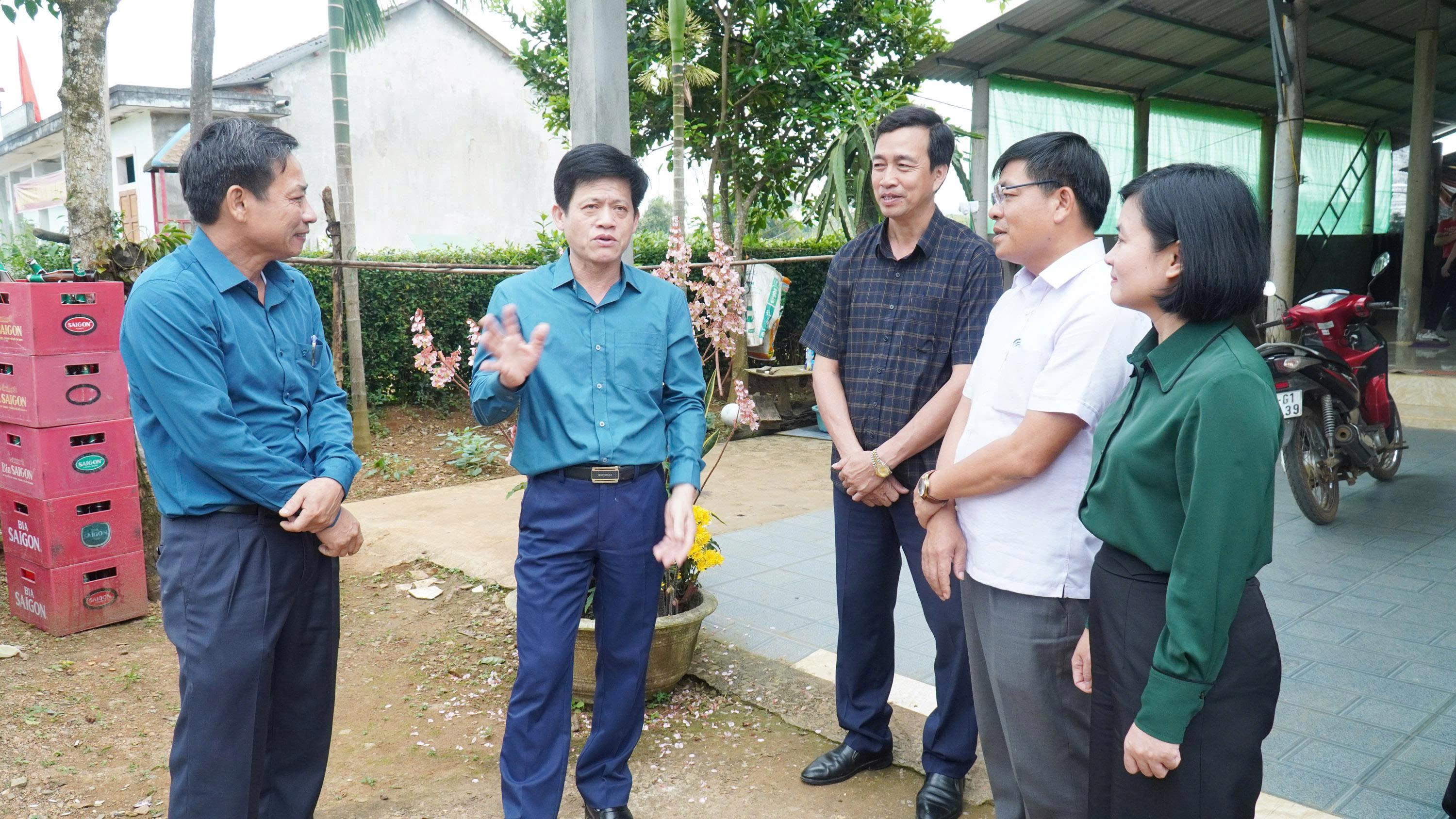 Lãnh đạo tỉnh thăm, kiểm tra hoạt động sản xuất, kinh doanh và nông thôn mới tại xã Cam Lộ