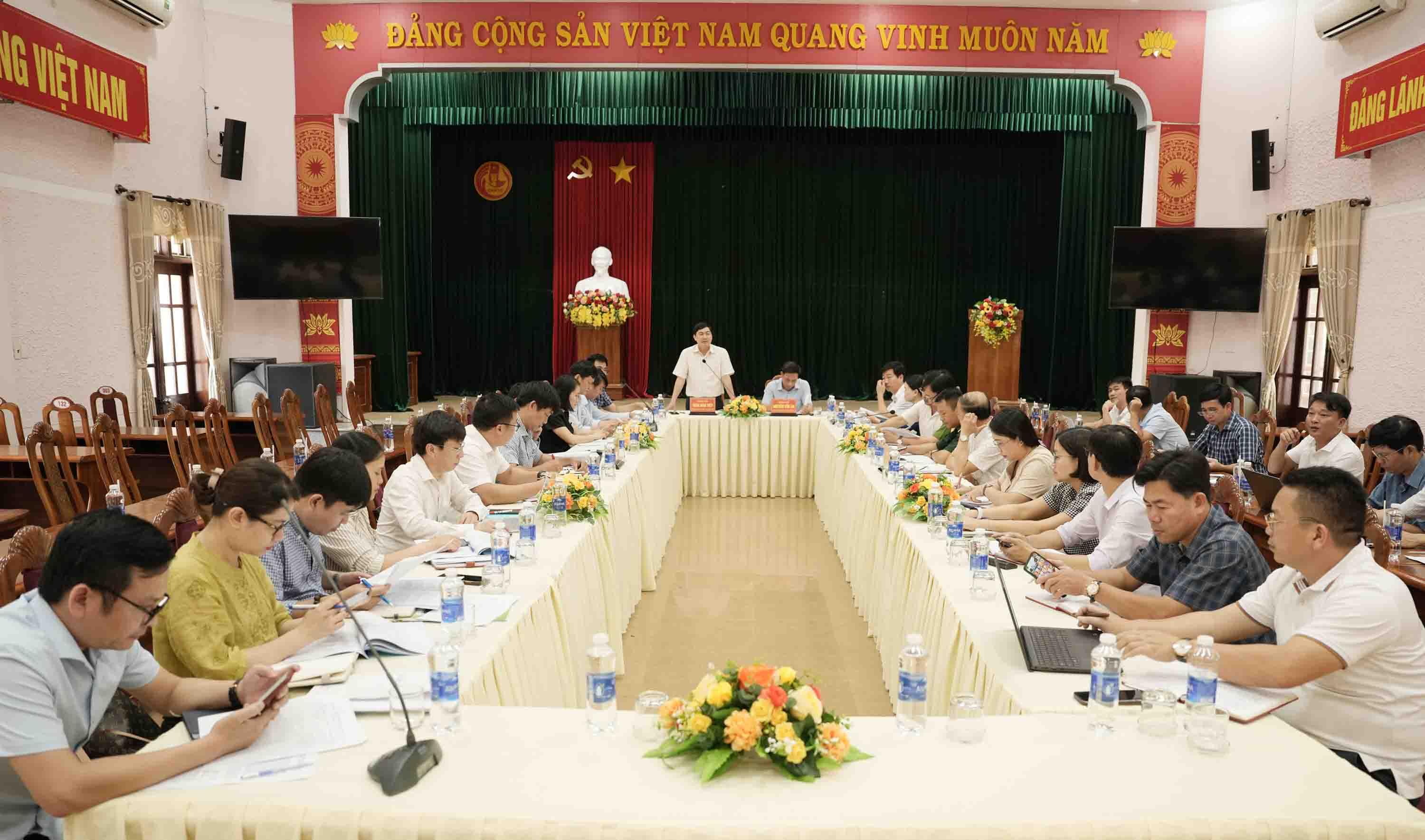 Đoàn công tác UBND tỉnh làm việc với xã Cam Lộ về xây dựng nông thôn mới năm 2026