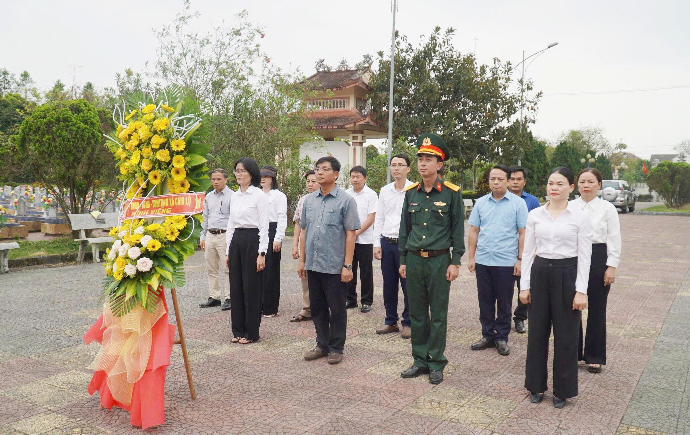 Dâng hương tri ân các anh hùng liệt sĩ nhân kỷ niệm 54 năm ngày giải phóng quê hương Cam Lộ
