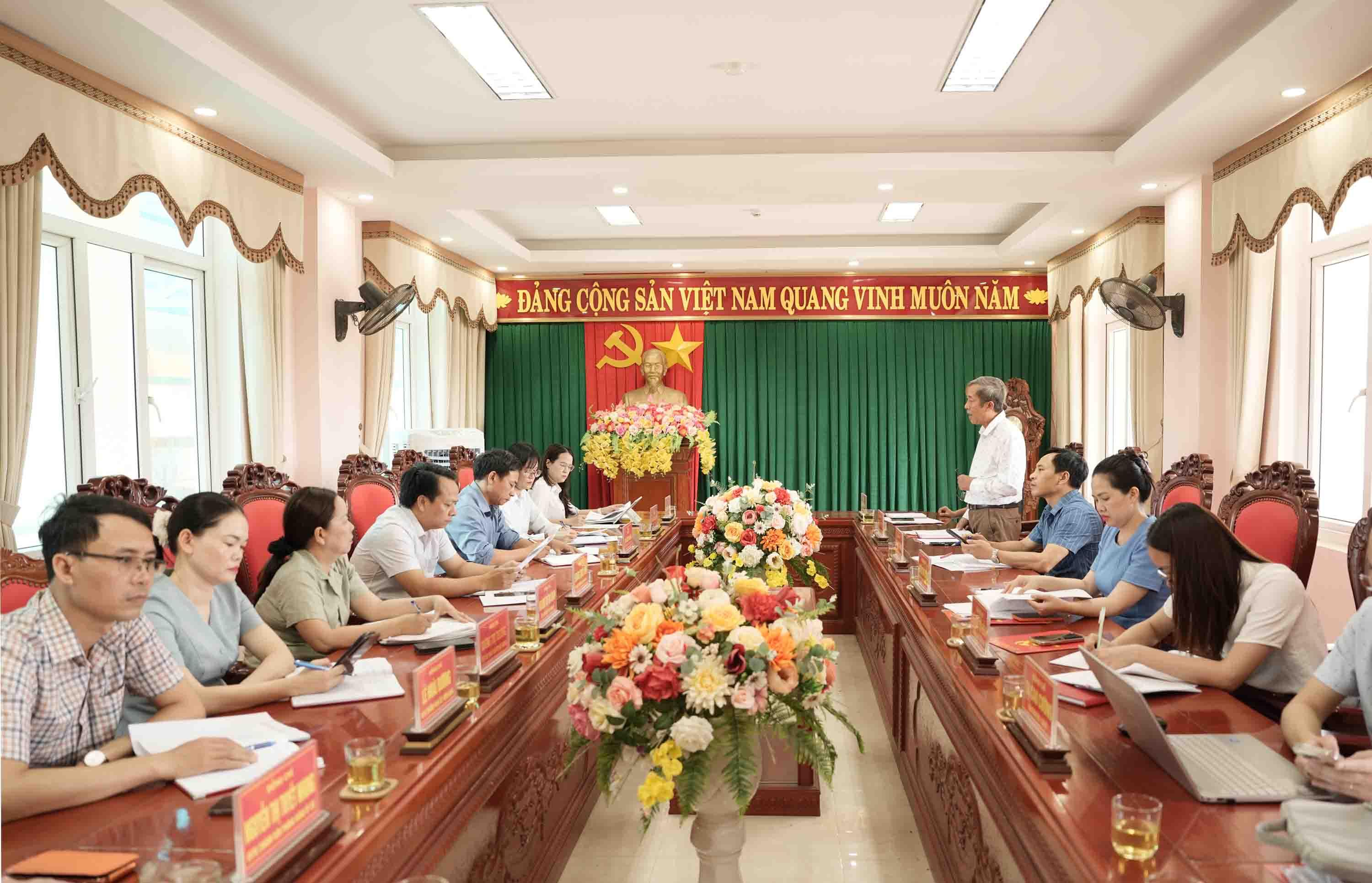 Công bố quyết định giám sát đối với Ban Thường vụ Đảng ủy xã Cam Lộ