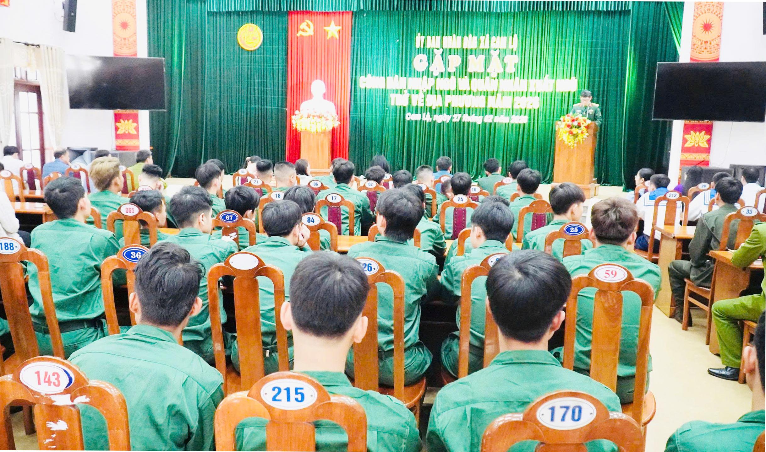 Gặp mặt công dân nhập ngũ và quân nhân xuất ngũ trở về địa phương