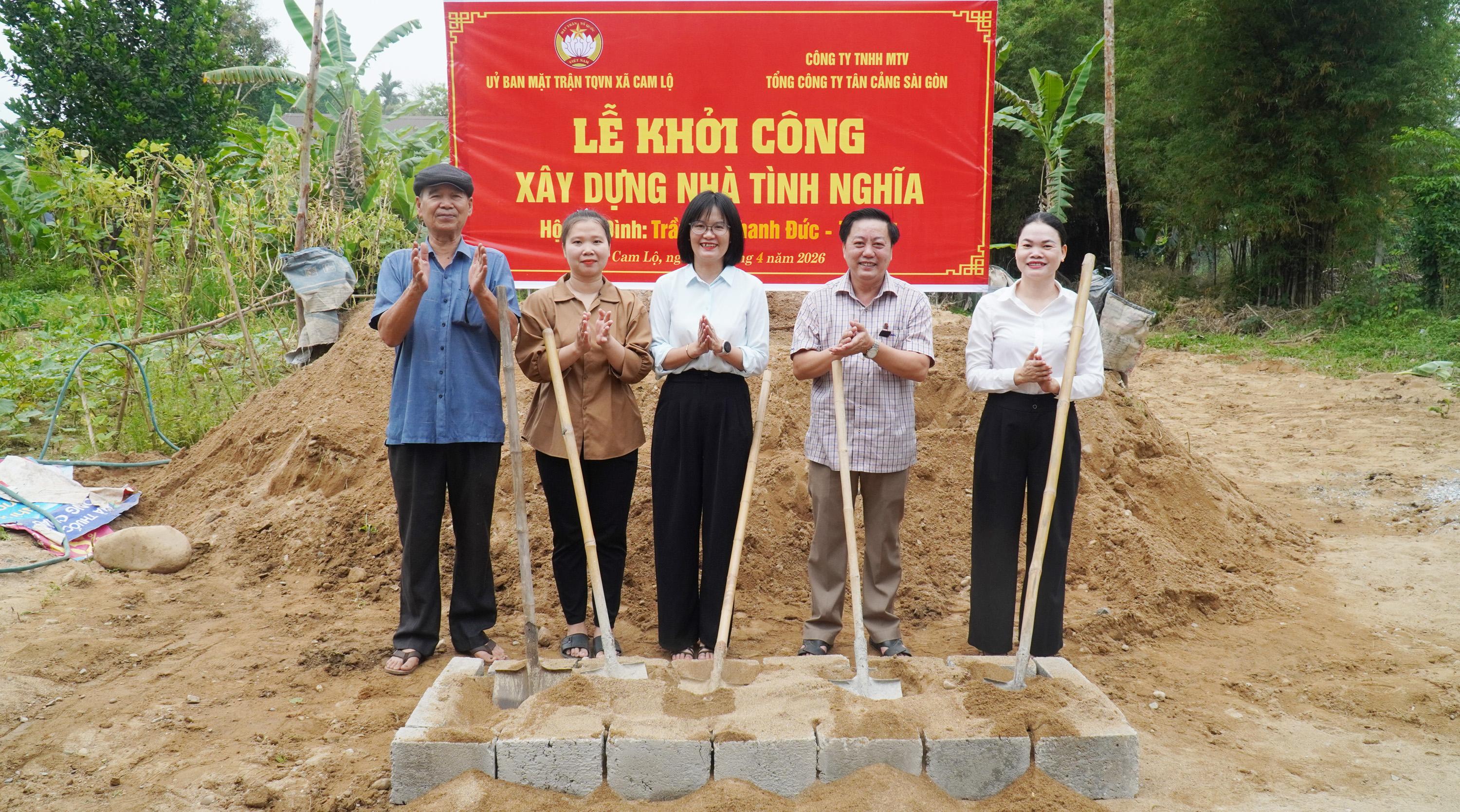 Công ty TNHH MTV Tổng Công ty Tân Cảng Sài Gòn hỗ trợ xã Cam Lộ 1,5 tỷ đồng xây nhà Đại đoàn kết, nhà...