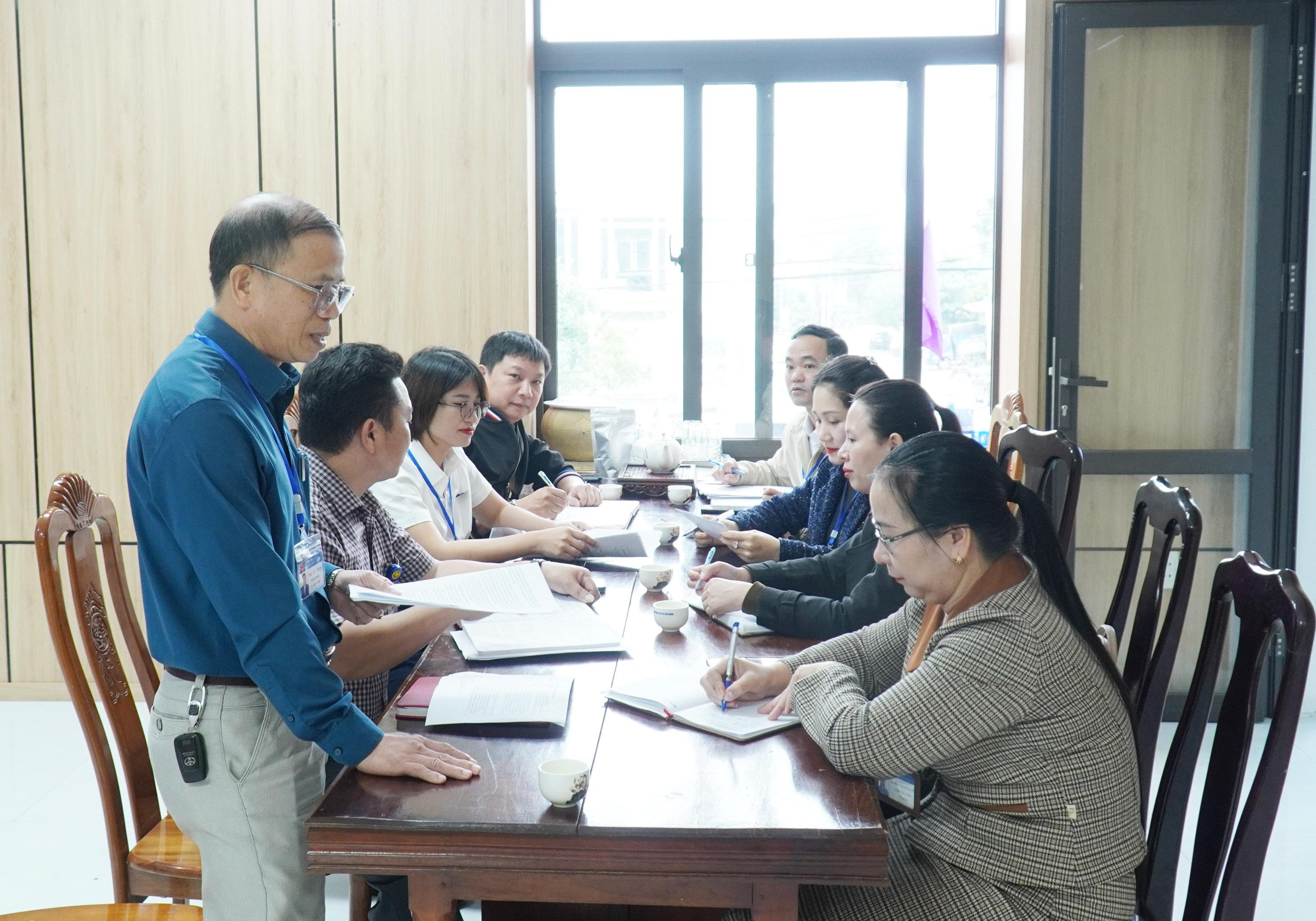 Kiểm tra công tác cải cách hành chính tại Trung tâm Phục vụ hành chính công xã Cam Lộ