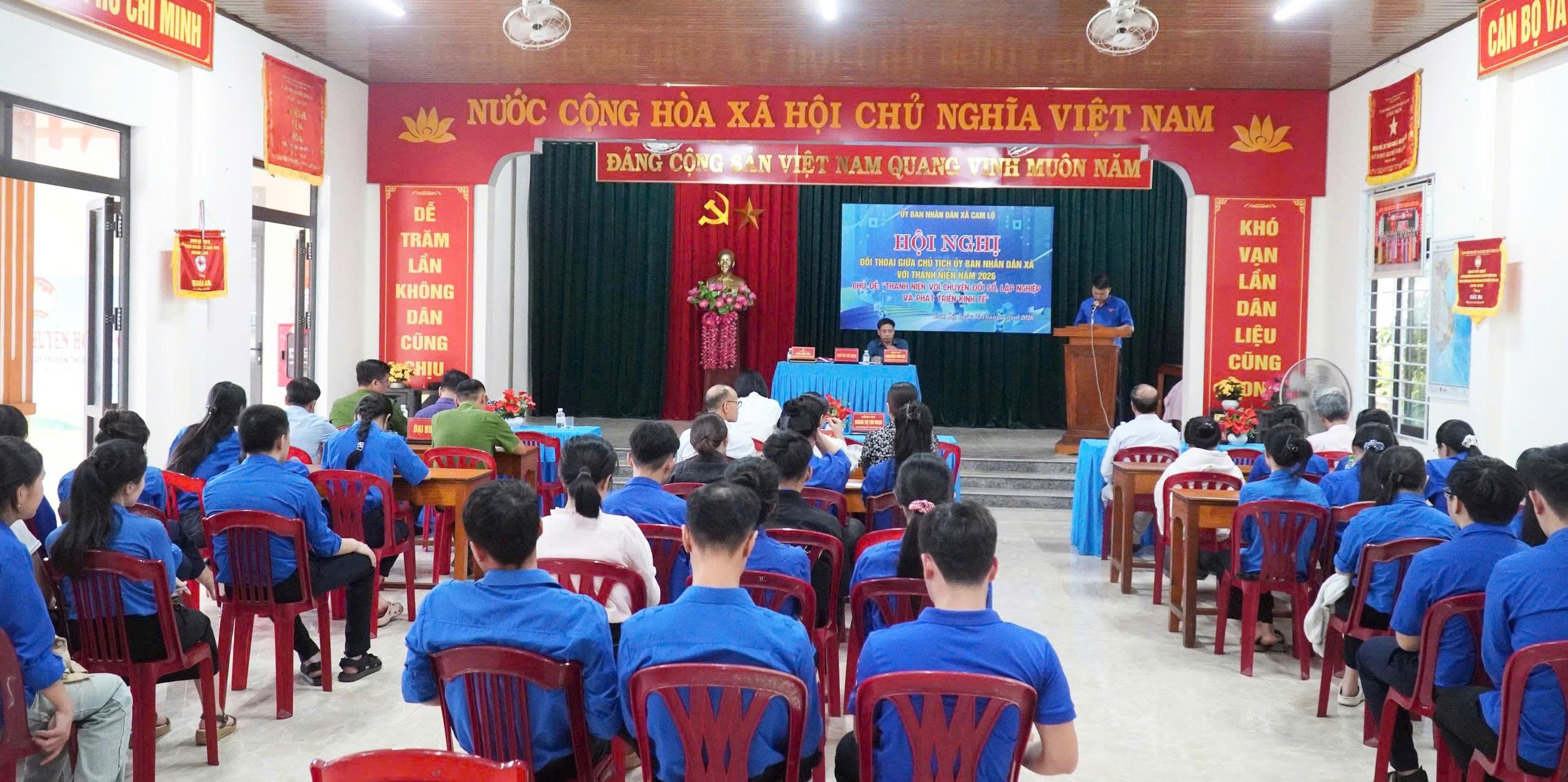 Chủ tịch UBND xã Cam Lộ đối thoại với thanh niên